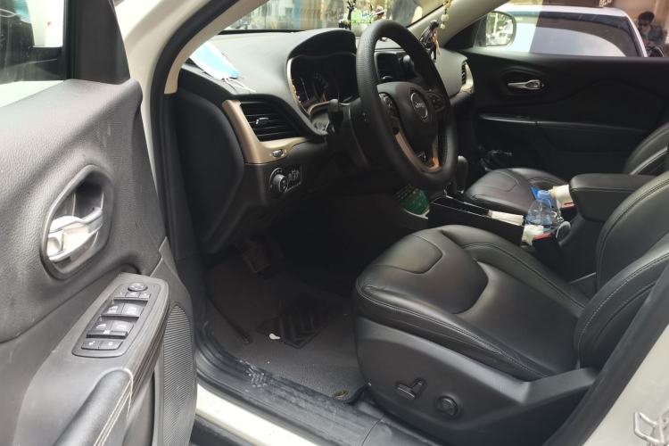Used Jeep Cherokee 2016 2.4L Leading Smart Version Driver Seat
