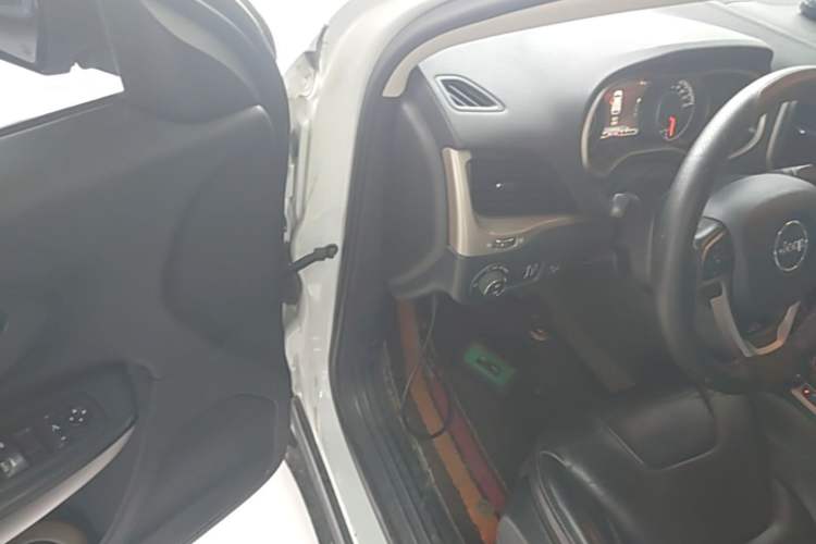 Used Jeep Cherokee 2016 2.4L Superior Edition Driver Seat