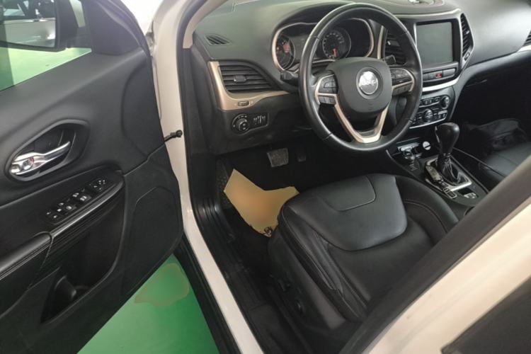 Used Jeep Cherokee 2016 2.4L 75th Anniversary Edition Driver Seat