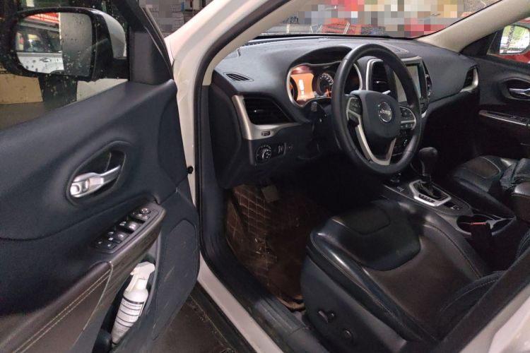 Used Jeep Cherokee 2016 2.4L All-in-One Edition Driver Seat