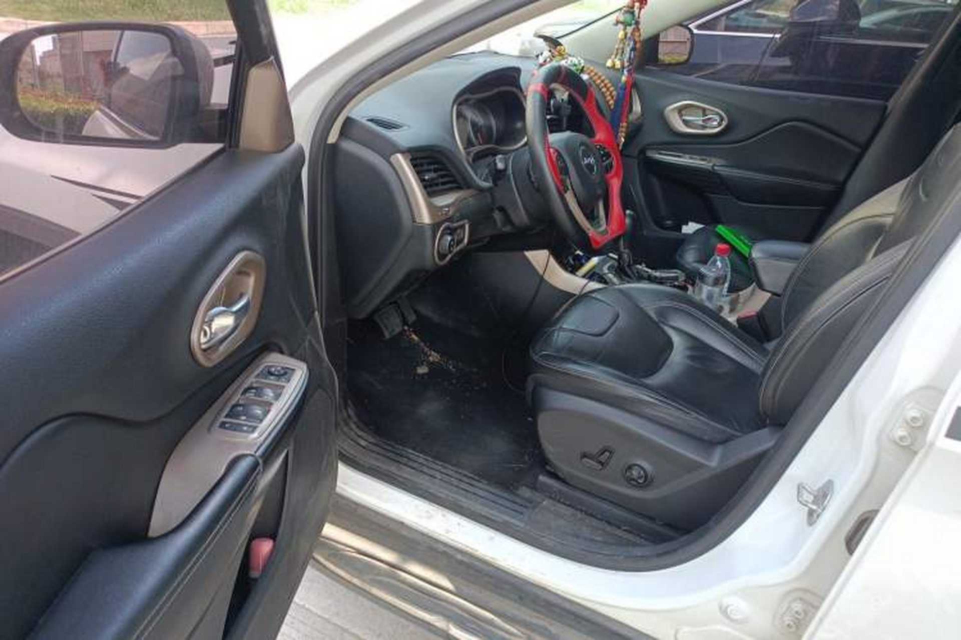 Used Jeep Cherokee 2016 2.4L Leading Edition Driver Seat