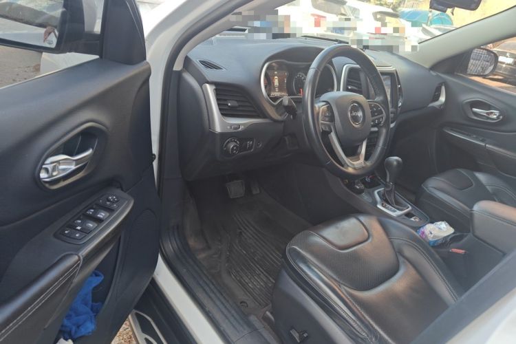 Used Jeep Cherokee 2016 2.4L All-in-One Edition Driver Seat
