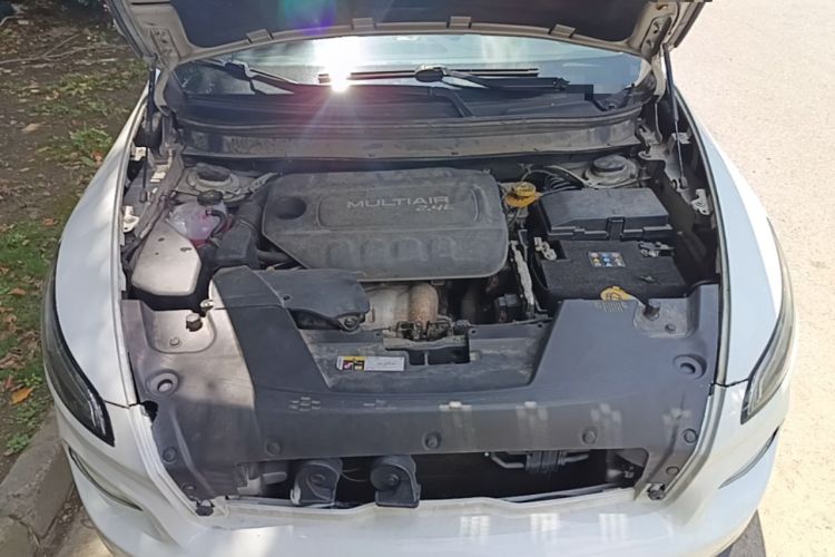 Used Jeep Cherokee 2016 2.4L Leading Edition Engine Bay