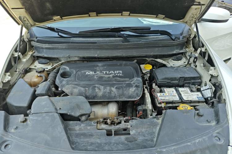 Used Jeep Cherokee 2016 2.4L Leading Edition Engine Bay