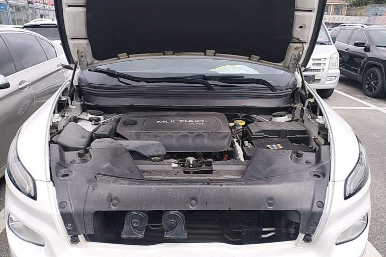 Used Jeep Cherokee 2016 2.4L Professional Smart Version Engine Bay