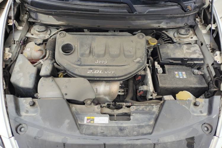 Used Jeep Cherokee 2016 2.0L Superior Edition Engine Bay