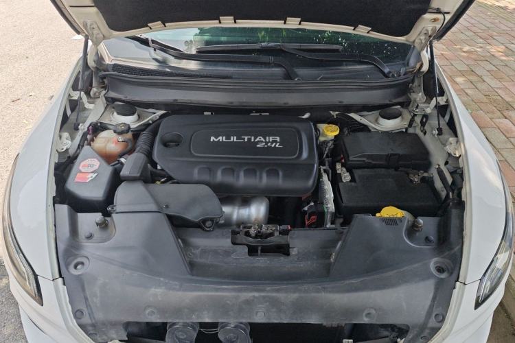 Used Jeep Cherokee 2016 2.4L Superior Edition Engine Bay