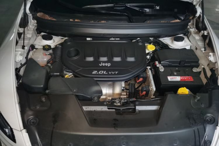 Used Jeep Cherokee 2016 2.0L Superior Edition Engine Bay