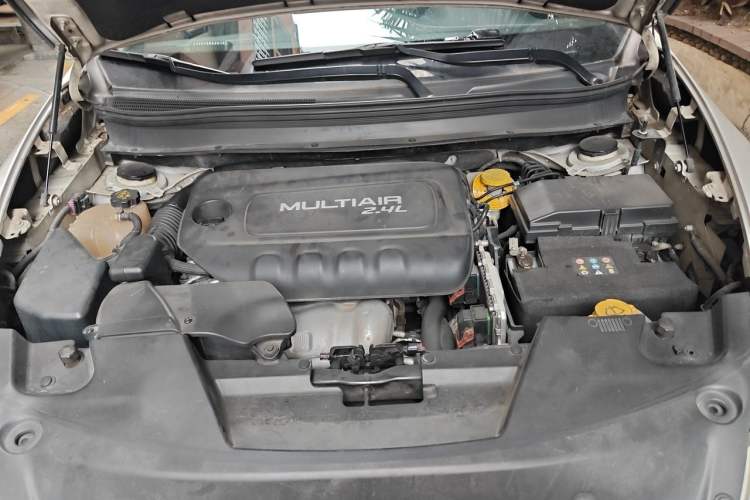 Used Jeep Cherokee 2016 2.4L Professional Edition Engine Bay