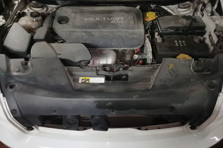 Used Jeep Cherokee 2016 2.4L Leading Edition Engine Bay