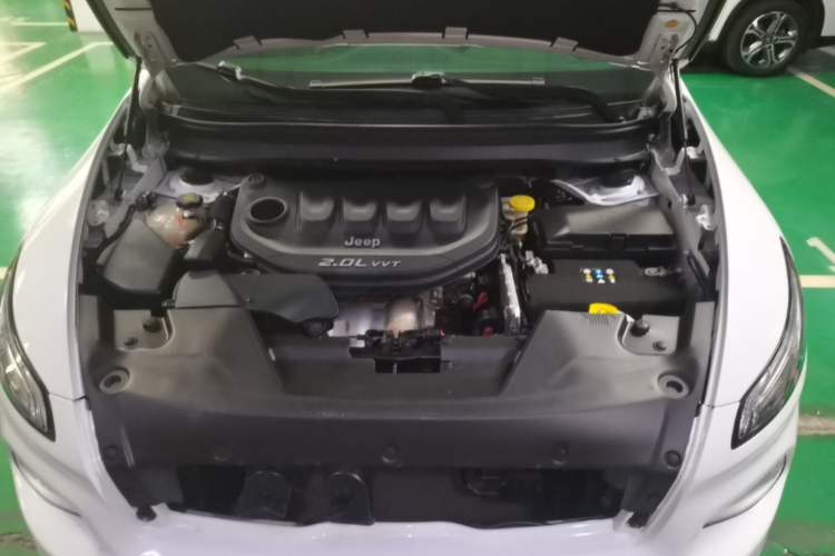 Used Jeep Cherokee 2016 2.0L Superior Edition Engine Bay