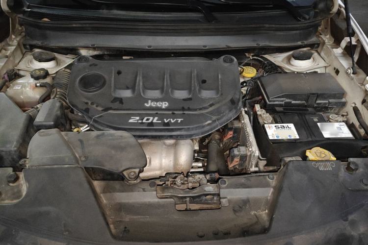 Used Jeep Cherokee 2016 2.0L Superior Edition Engine Bay