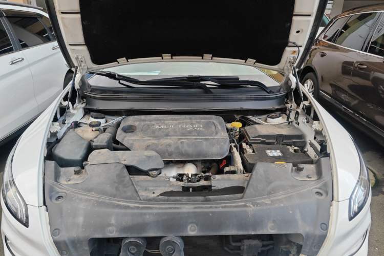 Used Jeep Cherokee 2016 2.4L Leading Edition Engine Bay
