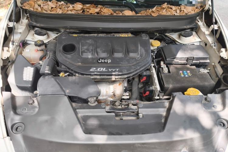 Used Jeep Cherokee 2016 2.0L Superior Edition Engine Bay