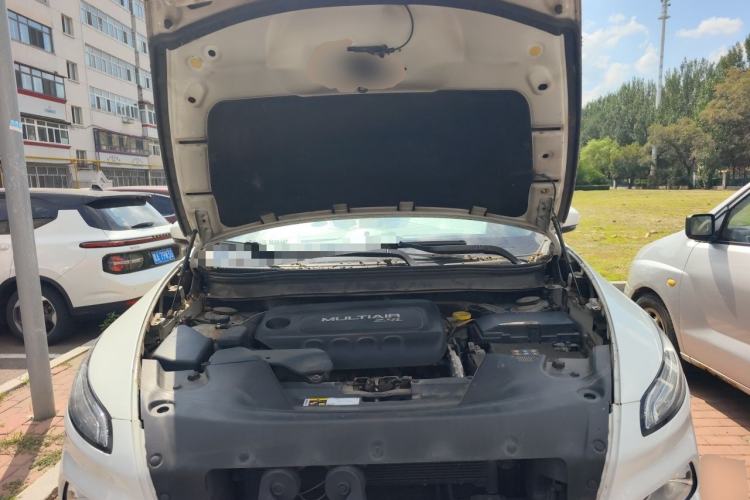 Used Jeep Cherokee 2016 2.4L All-in-One Edition Engine Bay