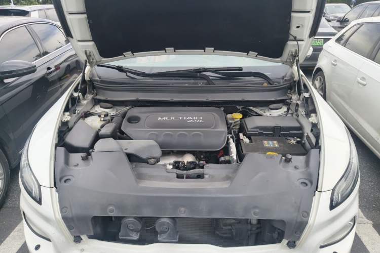 Used Jeep Cherokee 2016 2.4L All-in-One Edition Engine Bay