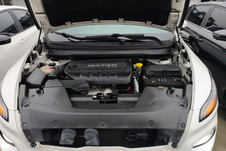 Used Jeep Cherokee 2016 2.4L Professional Edition Engine Bay
