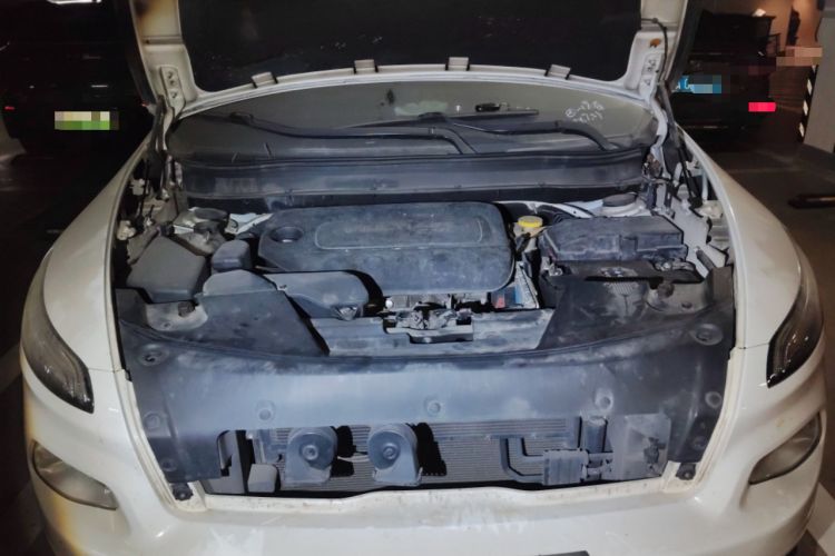 Used Jeep Cherokee 2016 2.4L Professional Smart Version Engine Bay