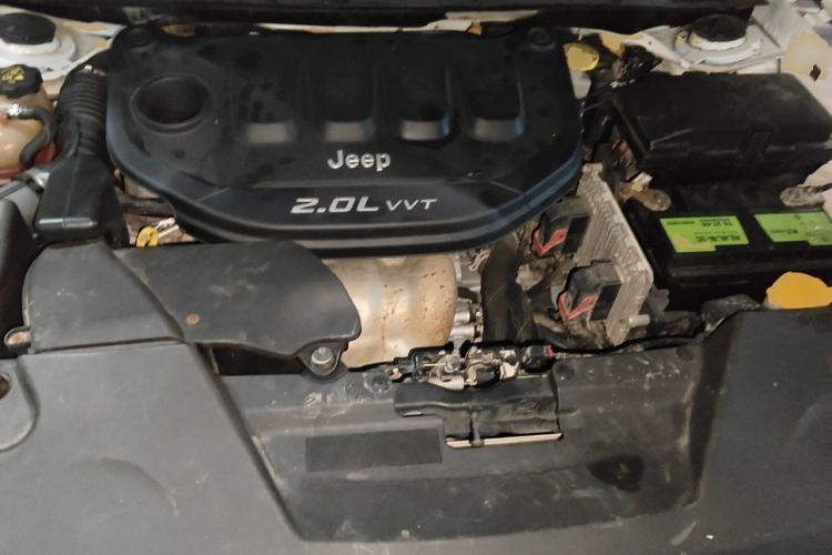 Used Jeep Cherokee 2016 2.0L Superior Edition Engine Bay