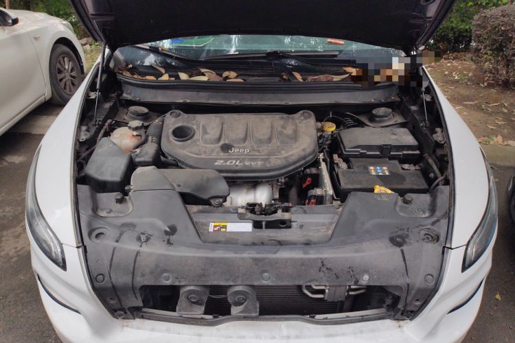Used Jeep Cherokee 2016 2.0L Superior Edition Engine Bay