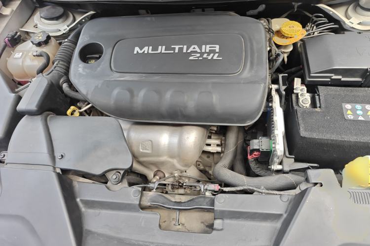 Used Jeep Cherokee 2016 2.4L Leading Edition Engine Bay