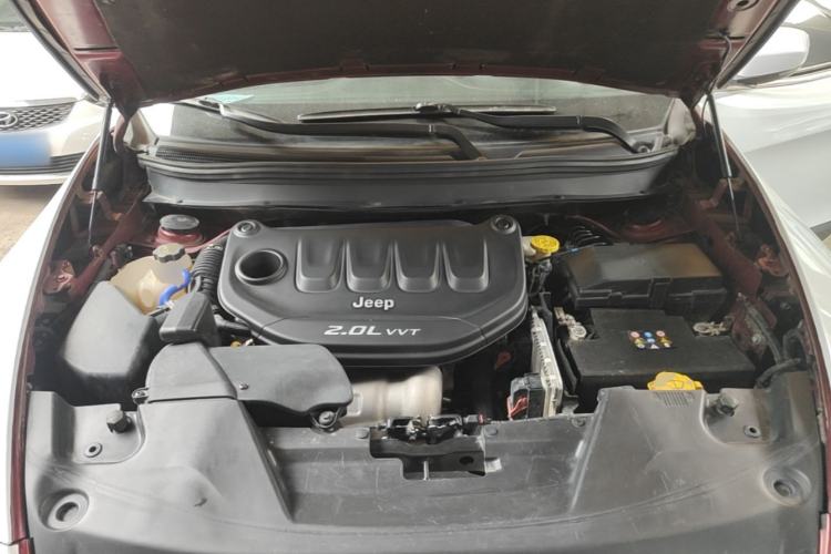 Used Jeep Cherokee 2016 2.0L Superior Edition Engine Bay