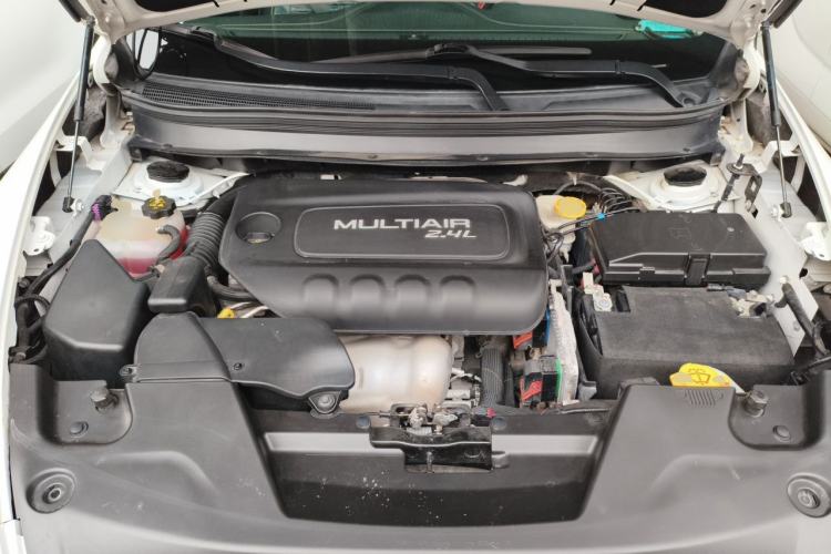 Used Jeep Cherokee 2016 2.4L Professional Edition Engine Bay