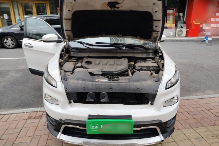 Used Jeep Cherokee 2016 2.0L Superior Edition Engine Bay