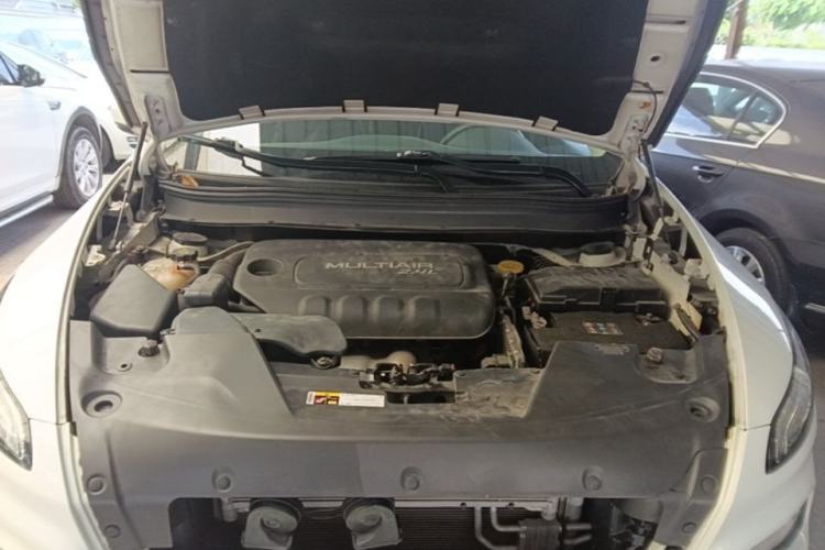Used Jeep Cherokee 2016 2.4L Professional Edition Engine Bay