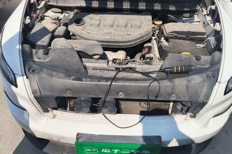 Used Jeep Cherokee 2016 2.0L Superior Edition Engine Bay