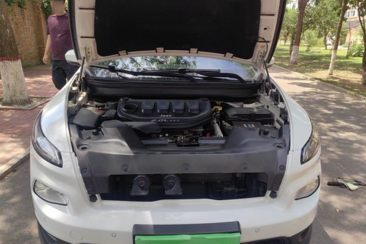 Used Jeep Cherokee 2016 2.0L Leading Edition Engine Bay