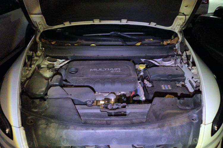 Used Jeep Cherokee 2016 2.4L Leading Edition Engine Bay