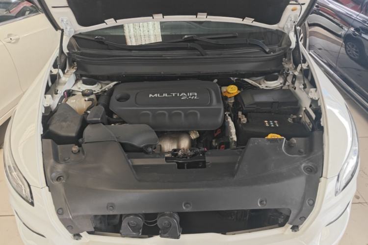 Used Jeep Cherokee 2016 2.4L Professional Edition Engine Bay