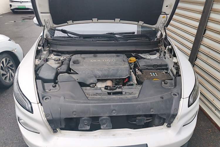Used Jeep Cherokee 2016 2.4L Leading Edition Engine Bay
