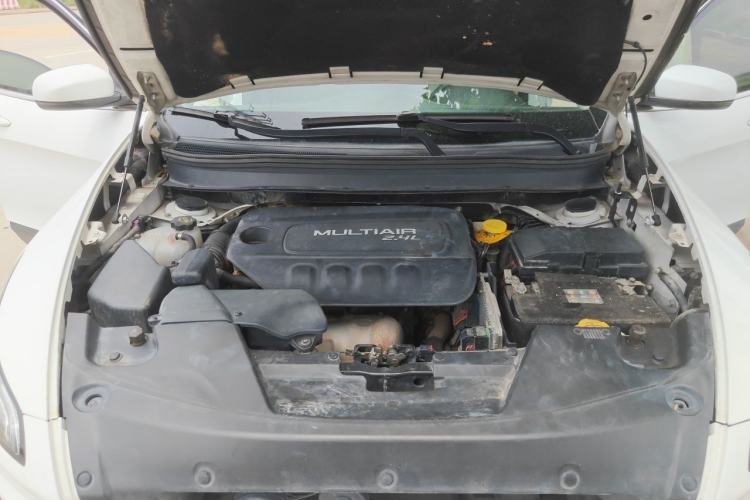 Used Jeep Cherokee 2016 2.4L Superior Edition Engine Bay