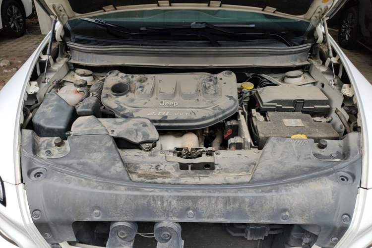 Used Jeep Cherokee 2016 2.0L Leading Edition Engine Bay