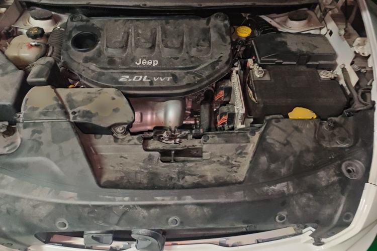 Used Jeep Cherokee 2016 2.0L Superior Edition Engine Bay