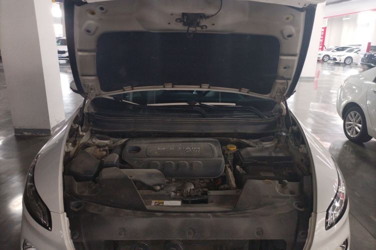 Used Jeep Cherokee 2016 2.4L Superior Edition Engine Bay