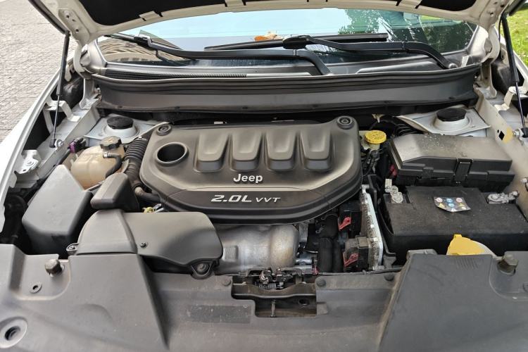 Used Jeep Cherokee 2016 2.0L Superior Edition Engine Bay