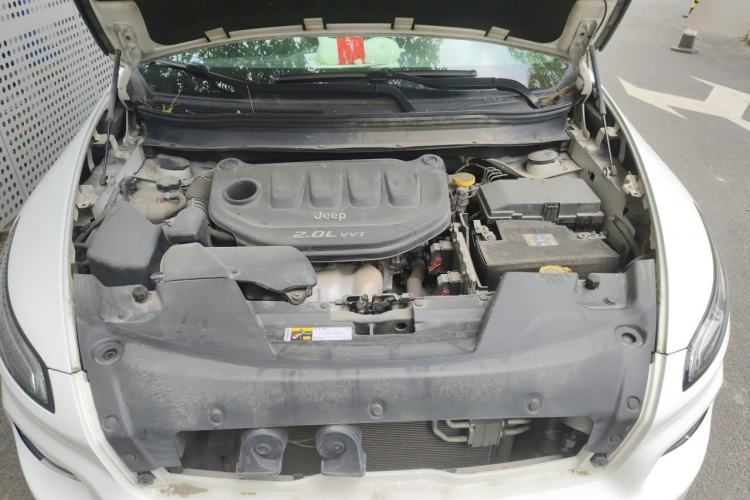 Used Jeep Cherokee 2016 2.0L Superior Edition Engine Bay