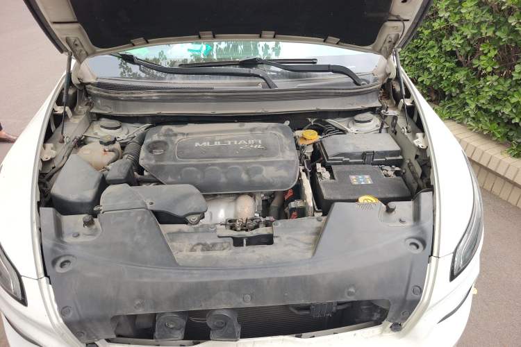 Used Jeep Cherokee 2016 2.4L Leading Edition Engine Bay