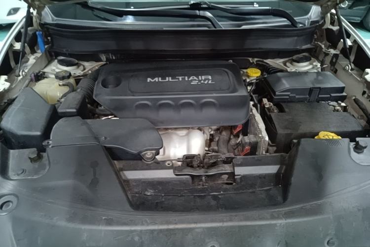 Used Jeep Cherokee 2016 2.4L Professional Edition Engine Bay