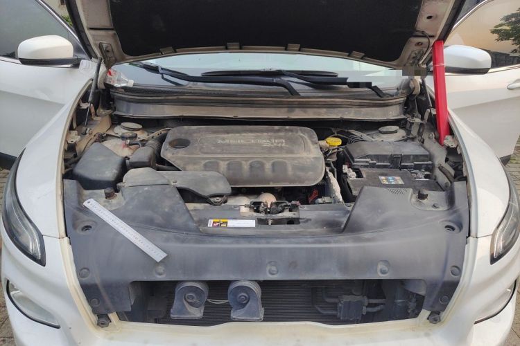 Used Jeep Cherokee 2016 2.4L Leading Edition Engine Bay