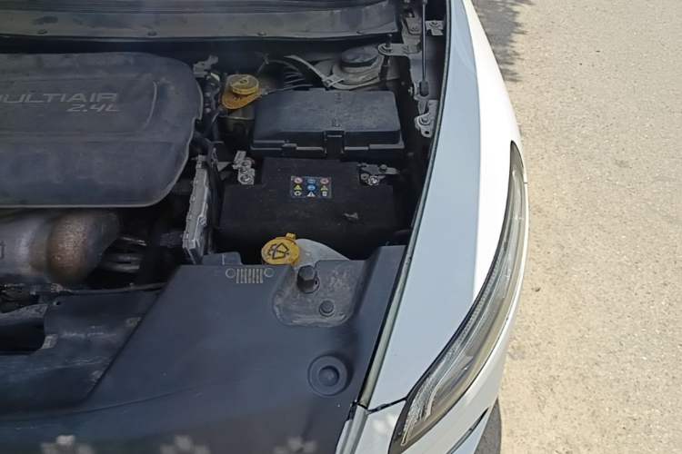 Used Jeep Cherokee 2016 2.4L Leading Edition Engine Bay Left