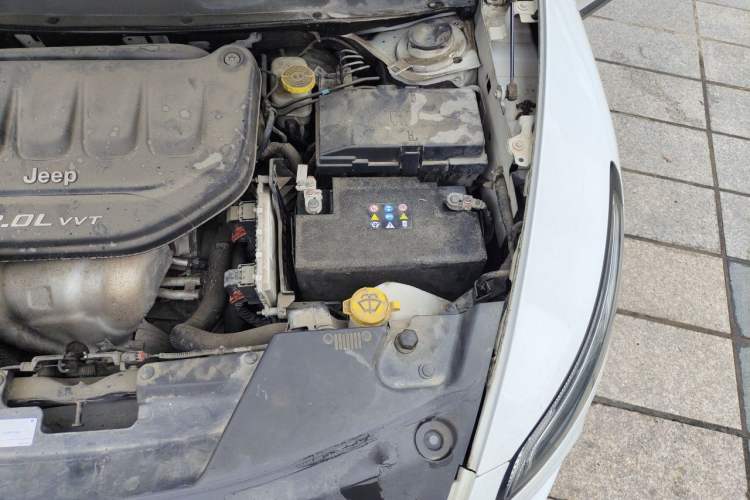 Used Jeep Cherokee 2016 2.0L Superior Edition Engine Bay Left