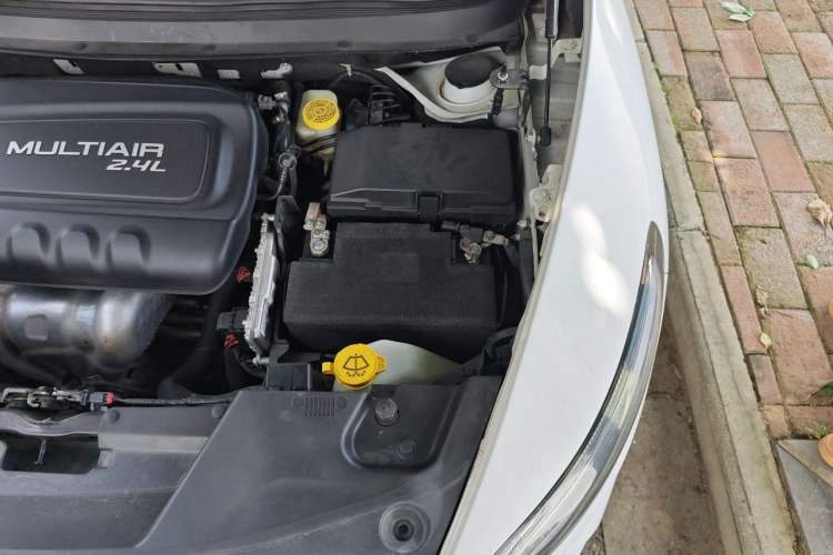 Used Jeep Cherokee 2016 2.4L Superior Edition Engine Bay Left