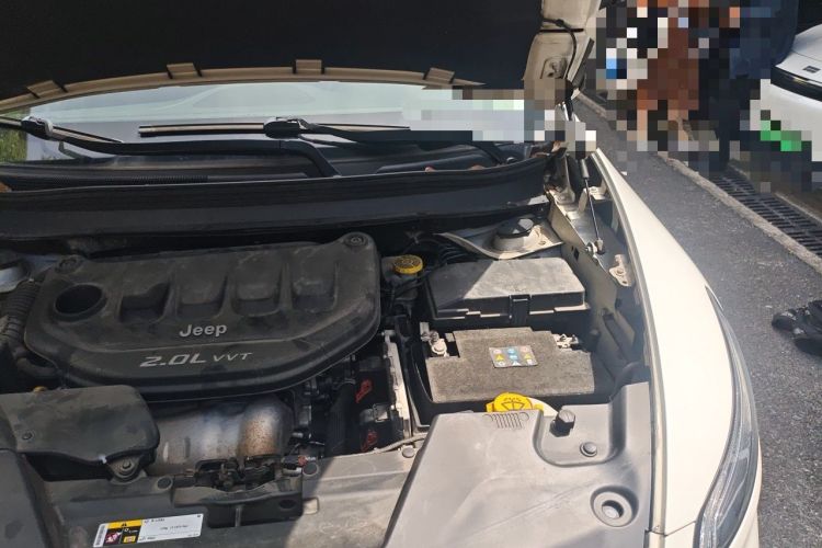 Used Jeep Cherokee 2016 2.0L Superior Edition Engine Bay Left