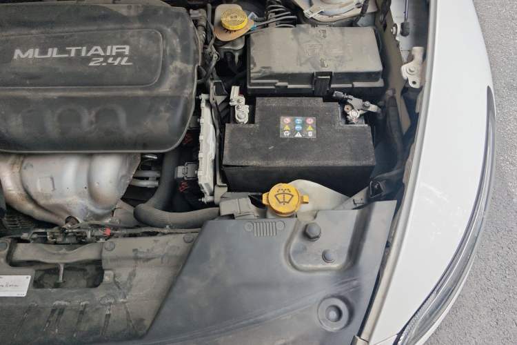 Used Jeep Cherokee 2016 2.4L Professional Smart Version Engine Bay Left