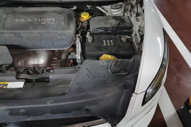 Used Jeep Cherokee 2016 2.4L Leading Edition Engine Bay Left
