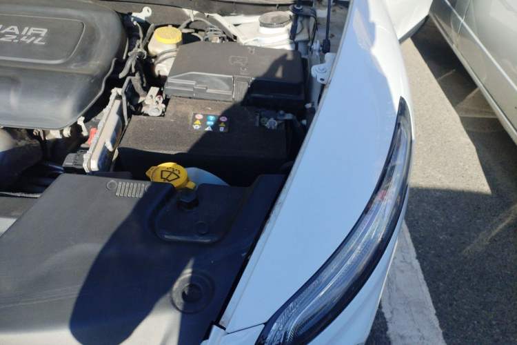 Used Jeep Cherokee 2016 2.4L Professional Edition Engine Bay Left